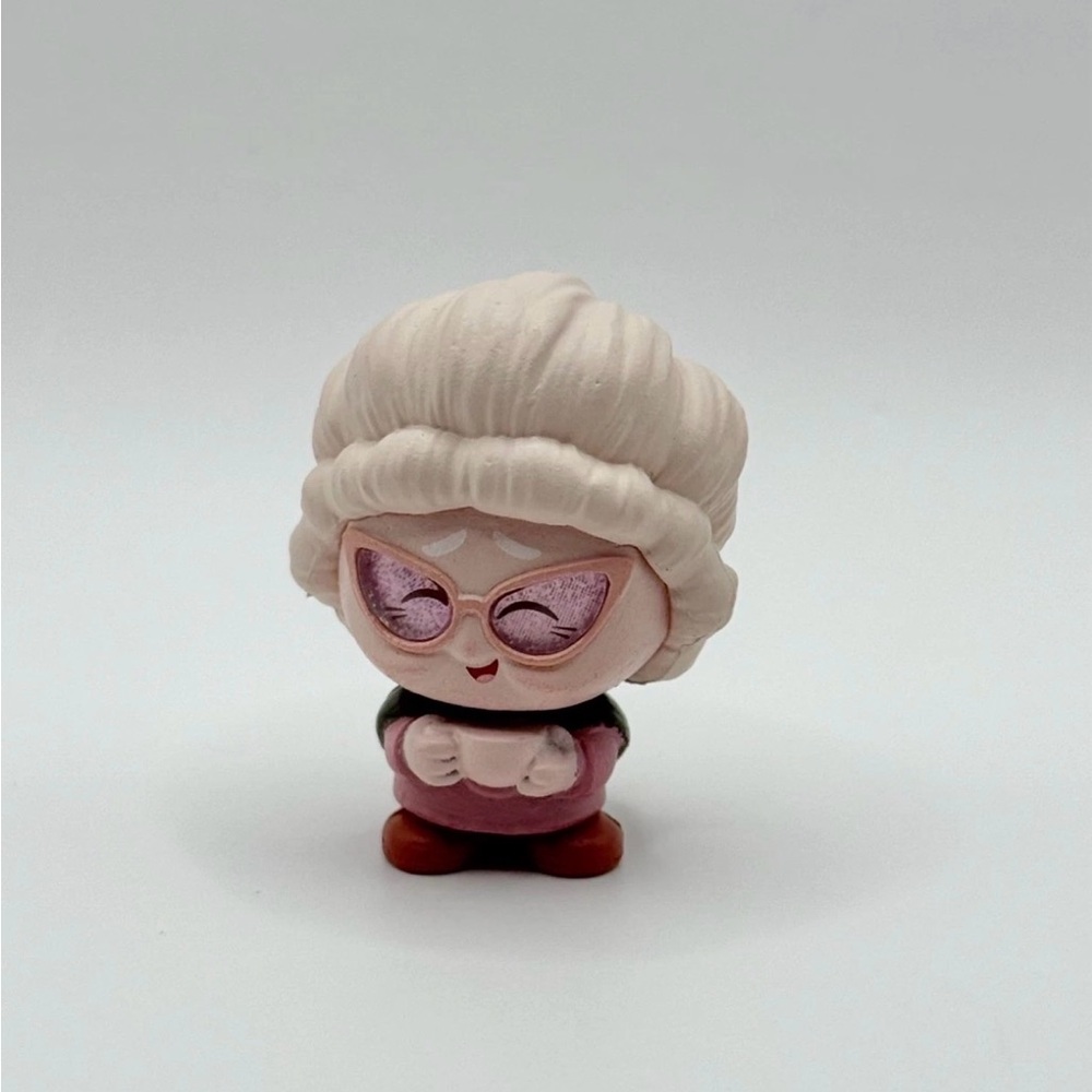 Series 14  Nostalgia - Inside Out - Tea Party Group Disney Doorables Lets Party